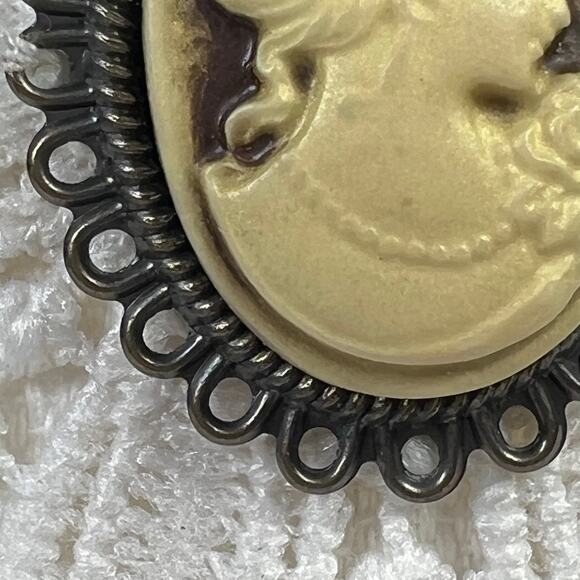 Vintage Style Cameo on Lace Choker Necklace Collar Ribbon Tie Victorian Romantic - Picture 5 of 13